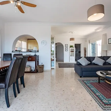 Casa Leo Villa *